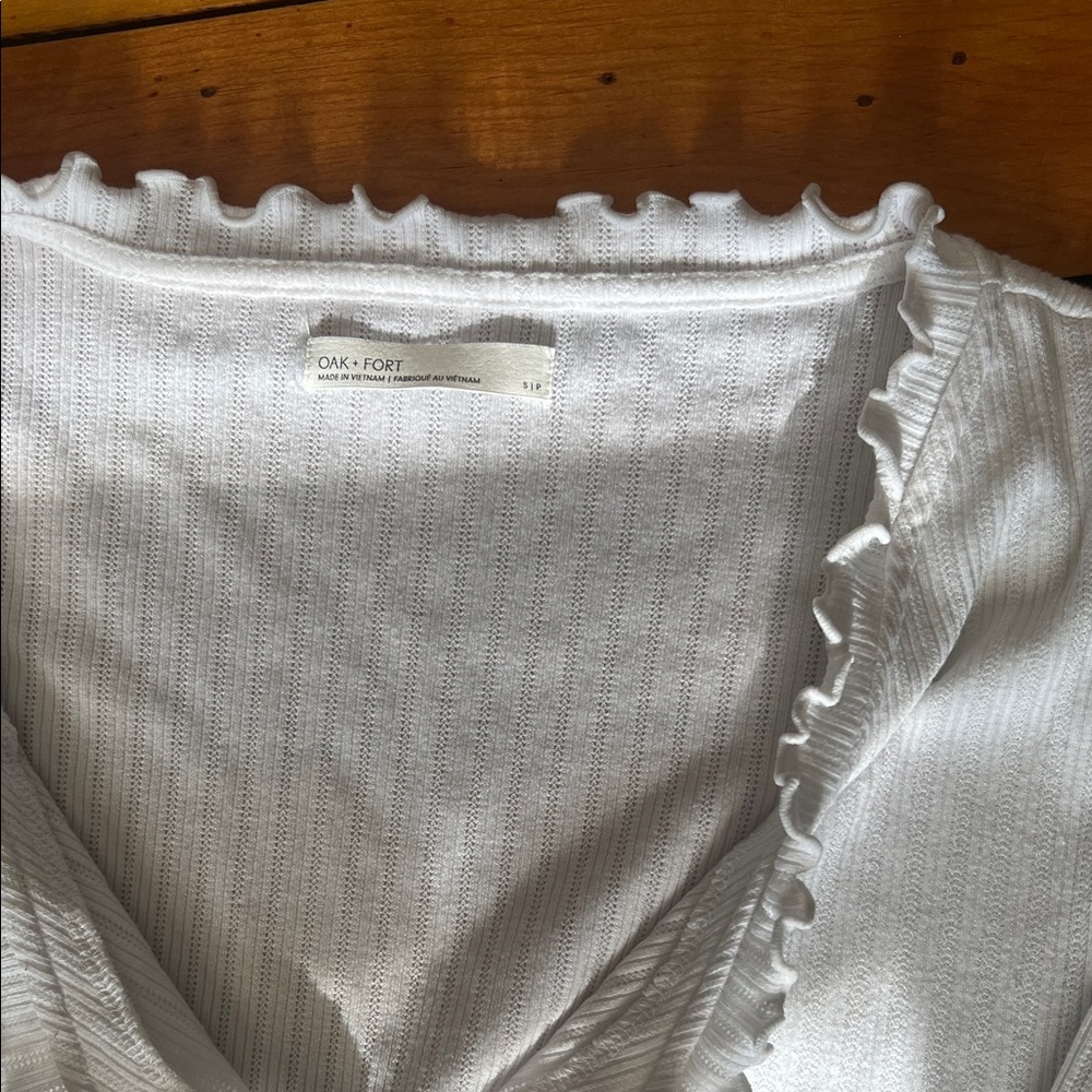 Oak & Fort Chic White Ruffled Cardigan - Picture 2 of 3